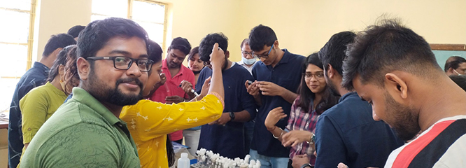 https://newversion.klyuniv.ac.in/app/uploads/2022/03/Biochemistry-gallery-img2.jpg